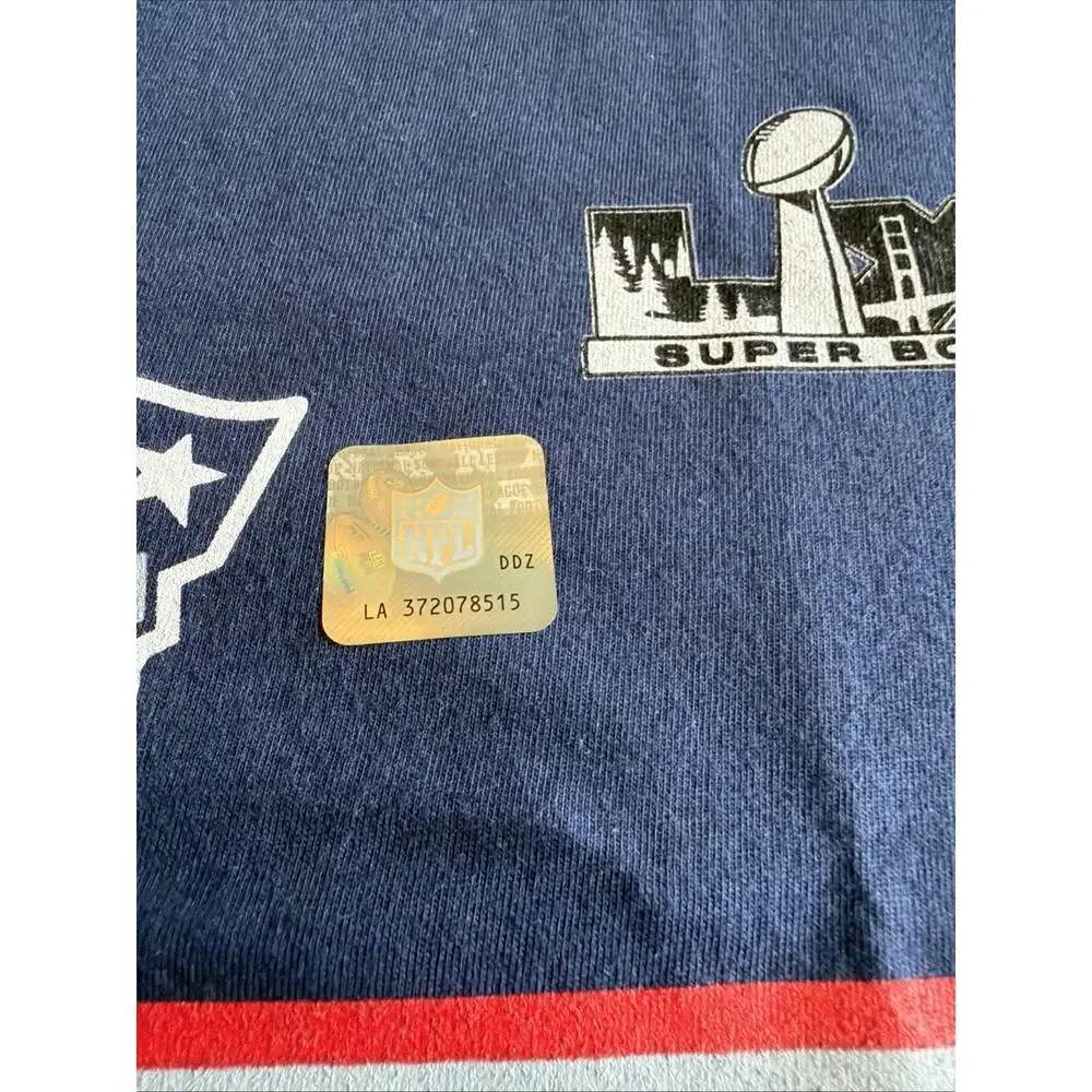 Nike T-Shirt, New England Patriots Size Large Henderson #32
